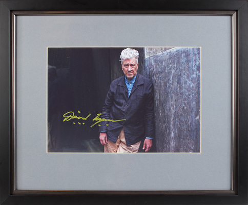 Фотография с автографом культового американского режиссера и актера Дэвида Линча.